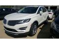 Front 3/4 View of 2017 Lincoln MKC Select AWD #1 Front 3/4 View of 2017 Lincoln MKC Select AWD #1