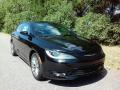 Front 3/4 View of 2017 Chrysler 200 S #4