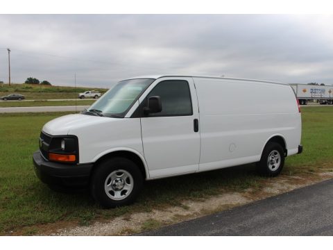 Summit White Chevrolet Express 1500 Cargo Van.  Click to enlarge.