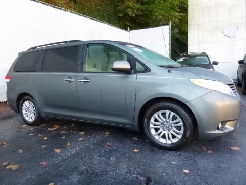 Cypress Green Pearl Toyota Sienna XLE.  Click to enlarge.