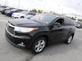 Front 3/4 View of 2015 Toyota Highlander Limited AWD #6