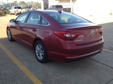 Venetian Red Hyundai Sonata SE.  Click to enlarge.