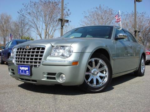 Satin Jade Pearl Chrysler 300 C HEMI.  Click to enlarge.