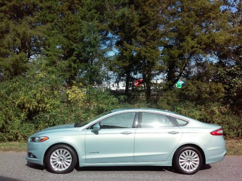 Ginger Ale Metallic Ford Fusion Hybrid SE.  Click to enlarge.