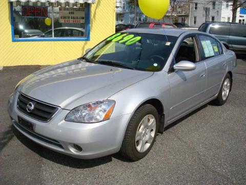 Sheer Silver Metallic Nissan Altima 2.5 S.  Click to enlarge.