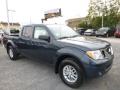 Front 3/4 View of 2017 Nissan Frontier SV Crew Cab 4x4 #1