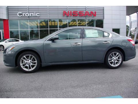 Mystic Jade Metallic Nissan Maxima 3.5 S.  Click to enlarge.