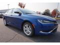 Front 3/4 View of 2017 Chrysler 200 Limited #4