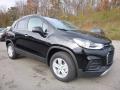 Front 3/4 View of 2017 Chevrolet Trax LT AWD #3