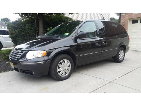 Brilliant Black Chrysler Town & Country Limited.  Click to enlarge.