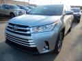 Front 3/4 View of 2017 Toyota Highlander XLE AWD #1