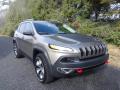 Front 3/4 View of 2017 Jeep Cherokee Trailhawk 4x4 #4
