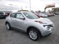 Front 3/4 View of 2017 Nissan Juke S AWD #1