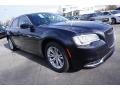 Front 3/4 View of 2017 Chrysler 300 Limited #4