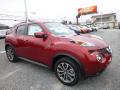 Front 3/4 View of 2017 Nissan Juke SL AWD #1