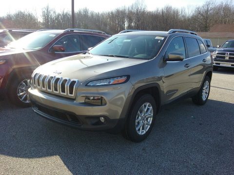 Light Brownstone Pearl Jeep Cherokee Latitude 4x4.  Click to enlarge.