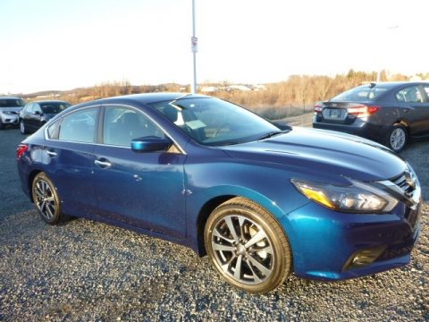 Storm Blue Nissan Altima 2.5 SR.  Click to enlarge.