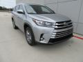 Front 3/4 View of 2017 Toyota Highlander Limited AWD #2