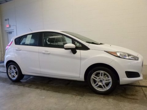 Oxford White Ford Fiesta SE Hatchback.  Click to enlarge.