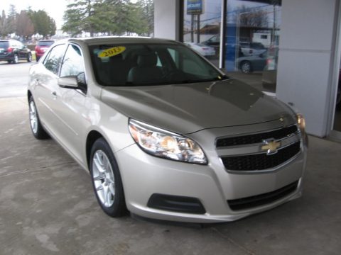 Champagne Silver Metallic Chevrolet Malibu LT.  Click to enlarge.