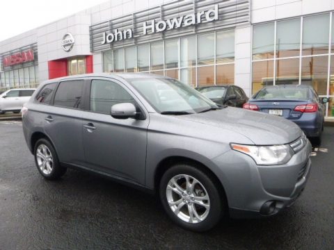 Mercury Gray Metallic Mitsubishi Outlander SE S-AWC.  Click to enlarge.