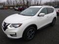 Front 3/4 View of 2017 Nissan Rogue SL AWD #11