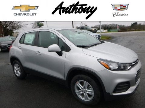 Silver Ice Metallic Chevrolet Trax LS AWD.  Click to enlarge.