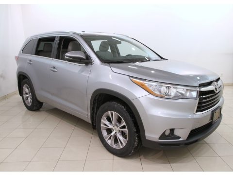 Silver Sky Metallic Toyota Highlander XLE AWD.  Click to enlarge.