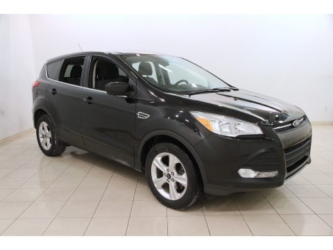 Tuxedo Black Ford Escape SE 1.6L EcoBoost.  Click to enlarge.