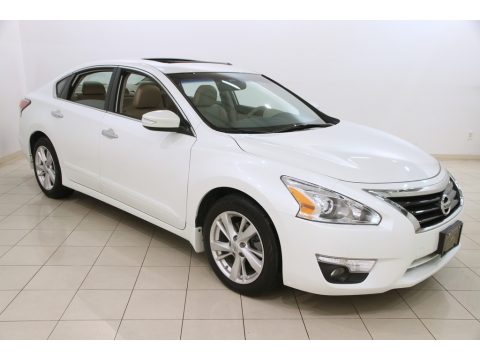 Pearl White Nissan Altima 2.5 SL.  Click to enlarge.