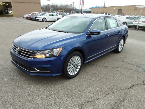 Reef Blue Metallic Volkswagen Passat SE Sedan.  Click to enlarge.