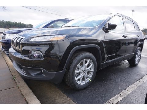 Diamond Black Crystal Pearl Jeep Cherokee Latitude.  Click to enlarge.