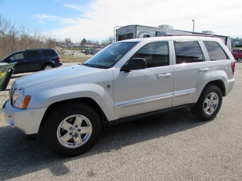 Bright Silver Metallic Jeep Grand Cherokee Limited 4x4.  Click to enlarge.