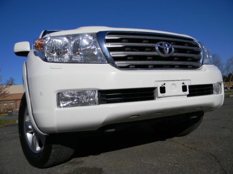 Super White Toyota Land Cruiser .  Click to enlarge.