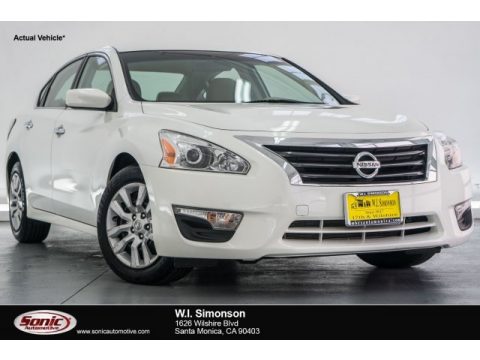 Pearl White Nissan Altima 2.5 S.  Click to enlarge.