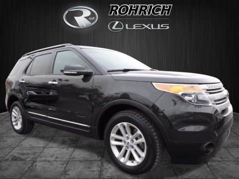 Tuxedo Black Ford Explorer XLT 4WD.  Click to enlarge.