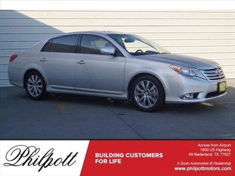 Classic Silver Metallic Toyota Avalon Limited.  Click to enlarge.
