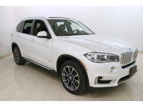 Mineral White Metallic BMW X5 xDrive35i.  Click to enlarge.