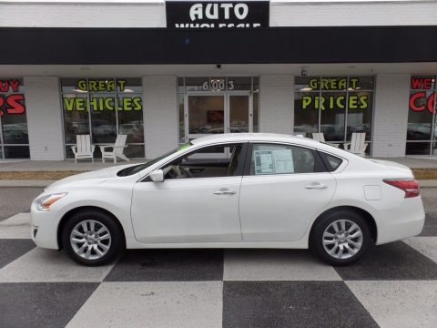 Pearl White Nissan Altima 2.5 S. Click to enlarge. Pearl White Nissan Altima 2.5 S. Click to enlarge.