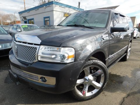 Alloy Metallic Lincoln Navigator Ultimate 4x4.  Click to enlarge.