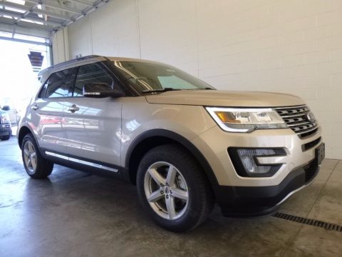 White Gold Ford Explorer XLT 4WD.  Click to enlarge.