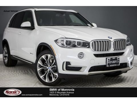 Mineral White Metallic BMW X5 xDrive35d.  Click to enlarge.