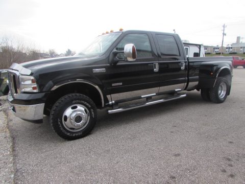Black Ford F350 Super Duty Lariat Crew Cab 4x4 Dually.  Click to enlarge.
