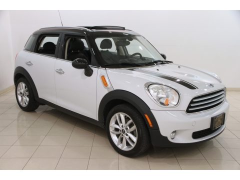 Light White Mini Cooper Countryman.  Click to enlarge.