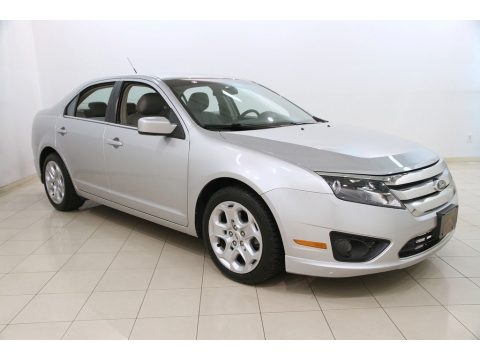 Brilliant Silver Metallic Ford Fusion SE.  Click to enlarge.