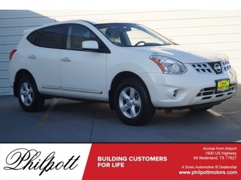 Pearl White Nissan Rogue S.  Click to enlarge.