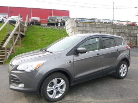 Sterling Gray Ford Escape SE 2.0L EcoBoost 4WD.  Click to enlarge.