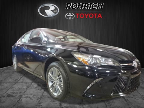 Midnight Black Metallic Toyota Camry SE.  Click to enlarge.