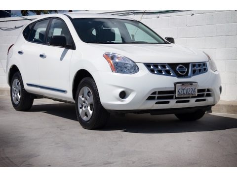 Pearl White Nissan Rogue S.  Click to enlarge.