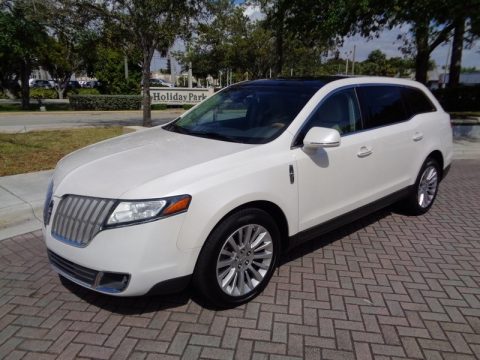 White Platinum Metallic Tri-Coat Lincoln MKT FWD.  Click to enlarge.